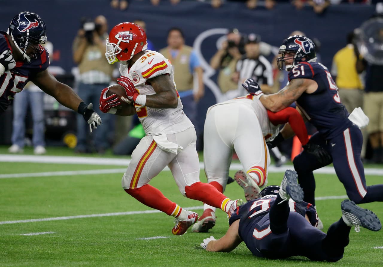 4 KANSAS CITY CHIEFS Las 11 victorias consecutivas no son casualidad. Es el mejor conjunto en la Temporada 2015, el trabajo en equipo que han logrado es ejemplar y mérito para el coach Andy Reid. Visitan a los Patriots especialistas en bajar humos.