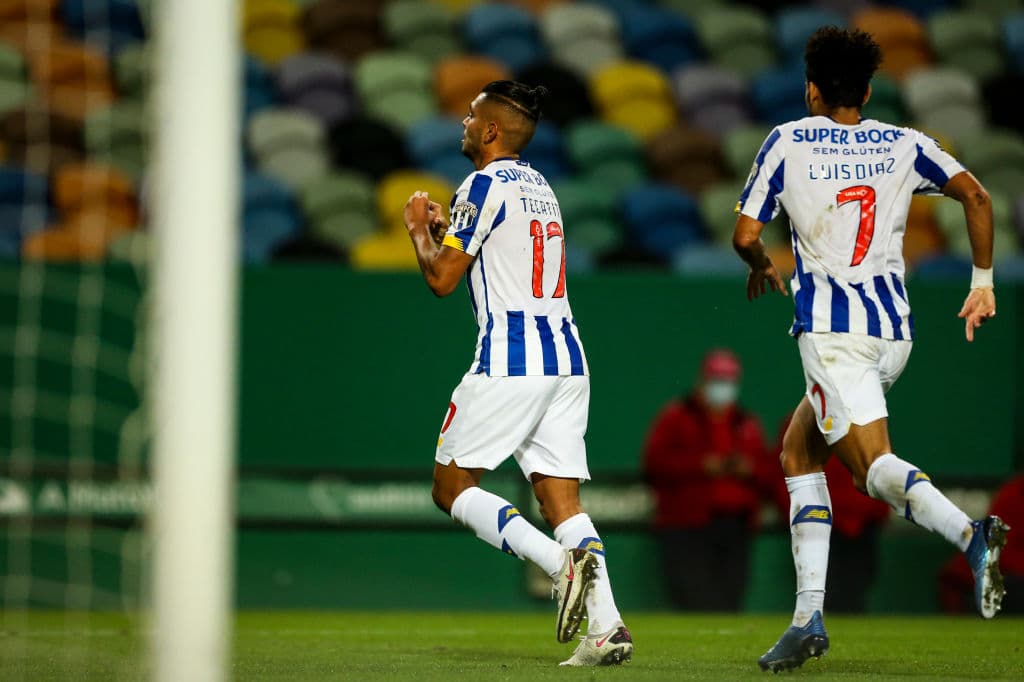 El mexicano y Mateus Uribe marcaron los goles del Porto; Vietto rescató el empate sobre la recta final del juego. Nuno Santos (9’) abrió el marcador, Mateus Uribe (25’) empato y el ‘Tecatito’ (45’) le dio la vuelta al marcador con un tremendo golazo. Vietto (87’) apagó la fiesta al final del juego.
