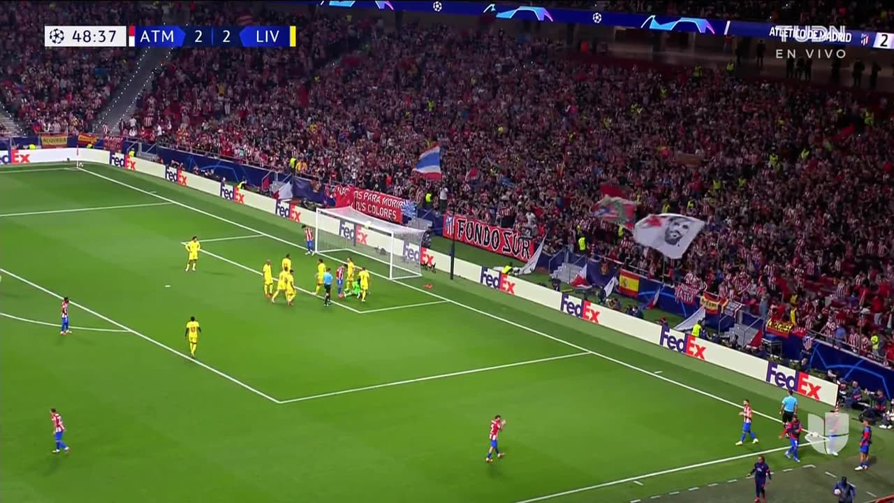 ¡TIRO ATAJADO! disparo por Yannick Carrasco.