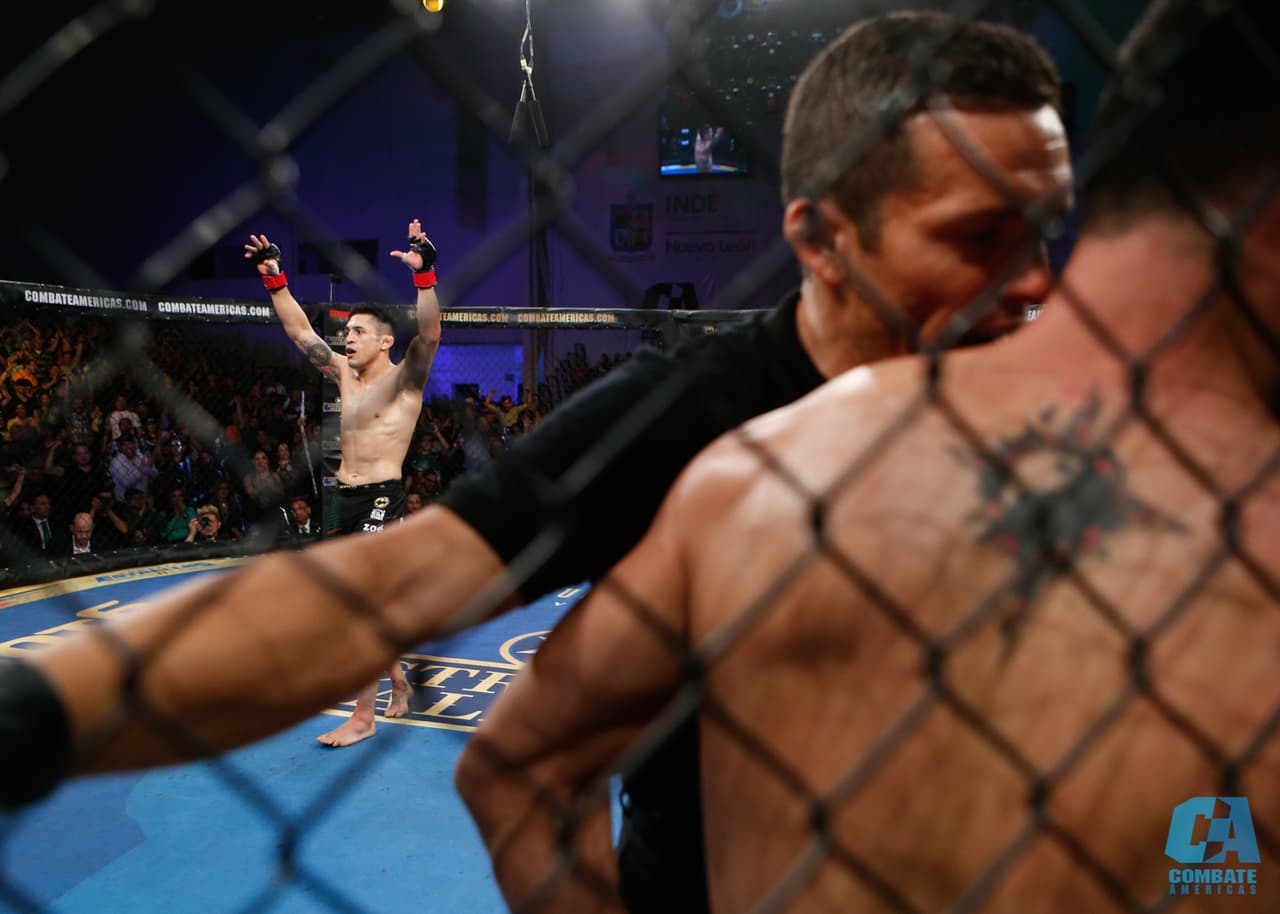 La fiesta del Combate Américas en el Gimnasio Nuevo León de Monterrey tuvo como protagonistas a la intensidad de las artes marciales mixtas y al luchador Alberto del Río.