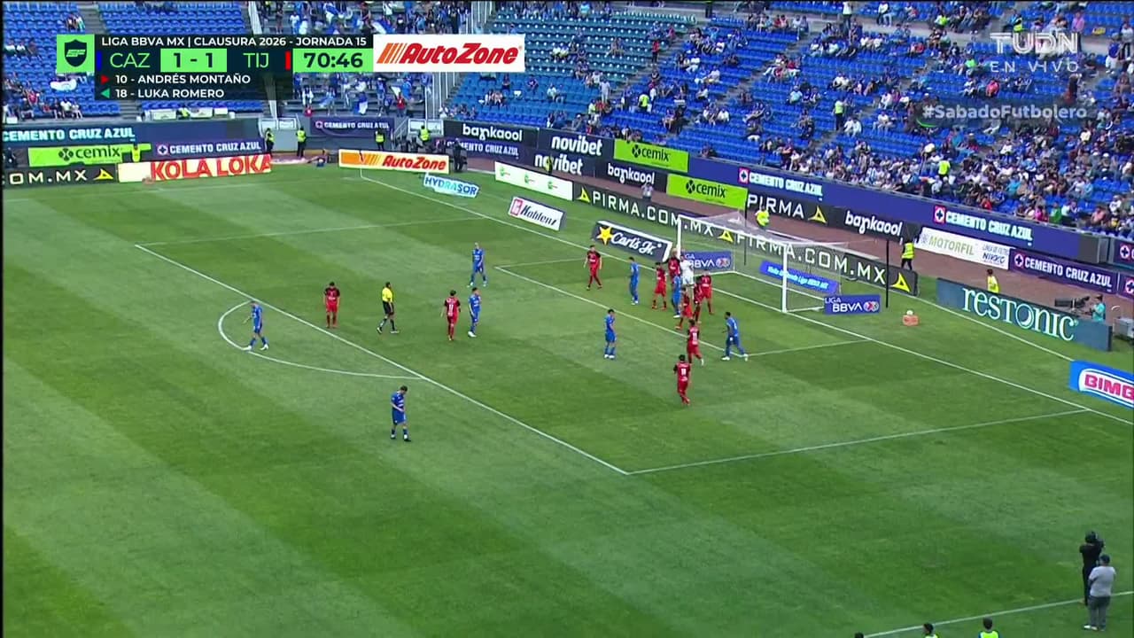 ¡TIRO ATAJADO! disparo por Luka Romero.