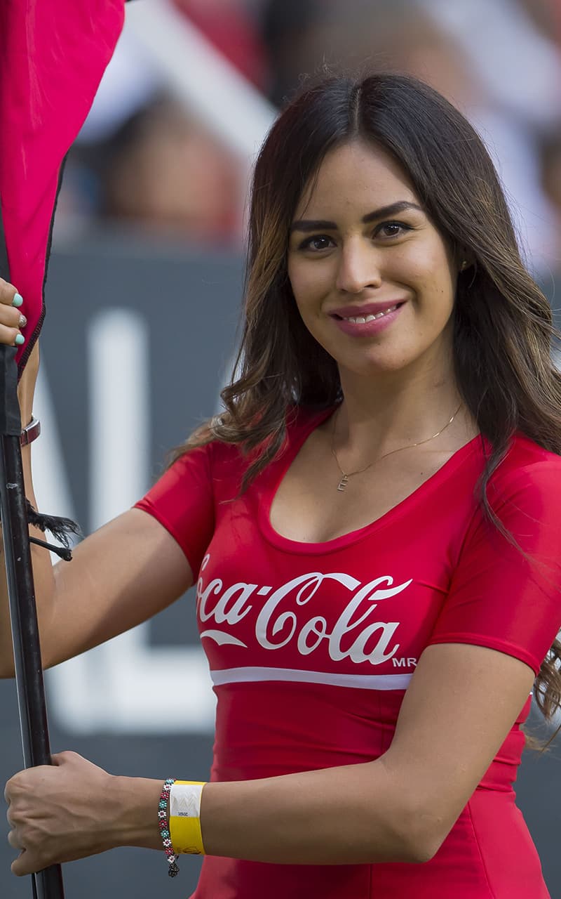 Una animadora de la Liga MX en la antesala del partido Atlas-Querétaro.