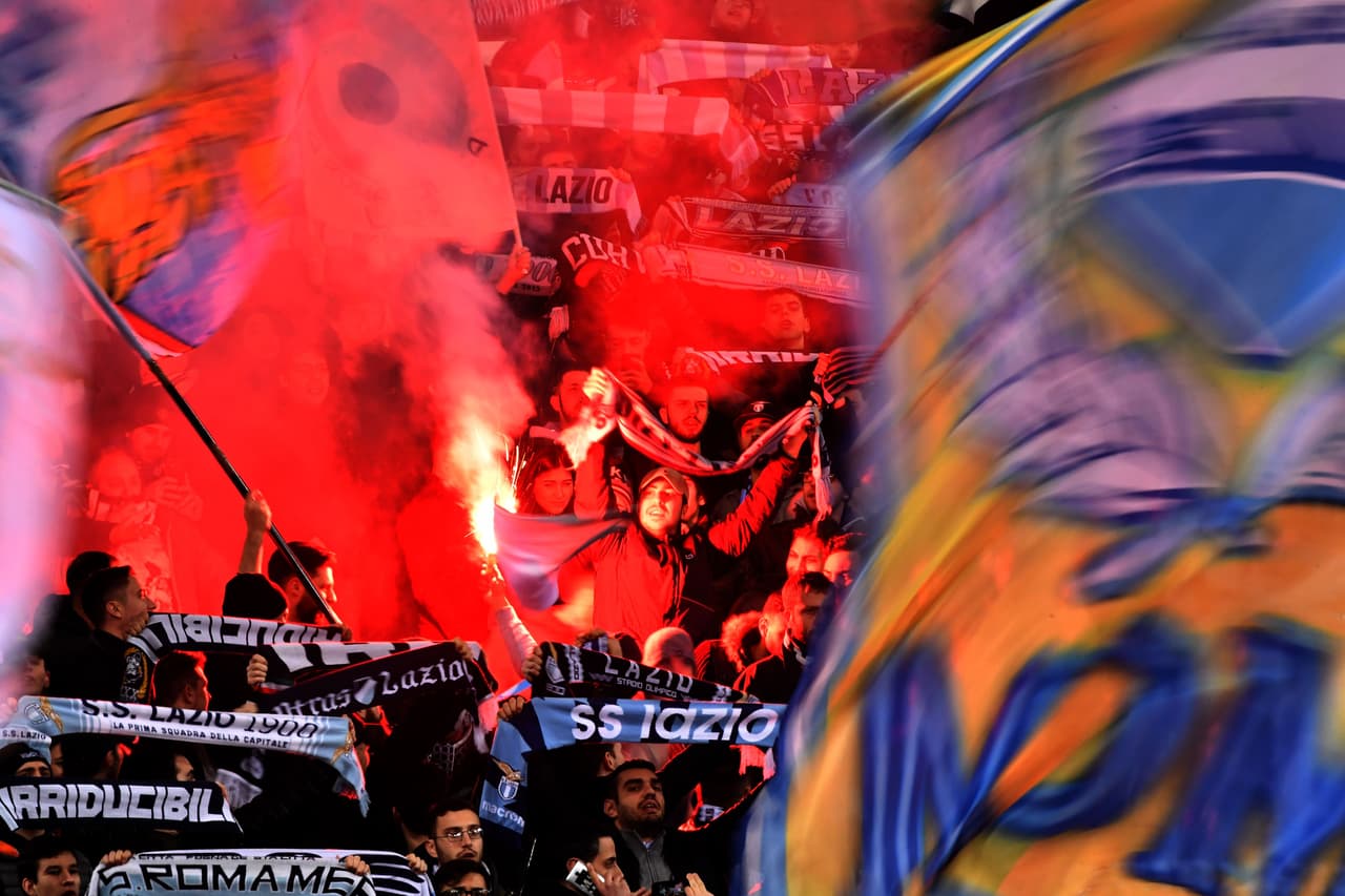 Con mucho colorido y las hinchadas como tema a tener en cuenta se llevaron los cuatro partidos de cierre en la jornada de ida de los octavos de final de la Europa League.