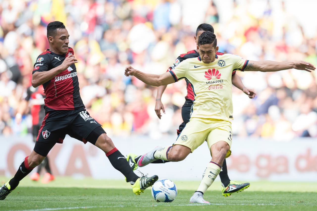 Action photo during the match America vs Atlas at Azteca Stadium, LIga BBVA Bancomer MX. Foto de accion durante el Partido America vs Atlas, Partido Correspondiente a la Jornada 2 del Torneo Apertura 2015, Liga BBVA Bancomer MX, en la foto: (i)-(d) Aldo Leao, Andres Andrade 01/08/2015/ MEXSPORT/ Omar Martinez Estadio Azteca