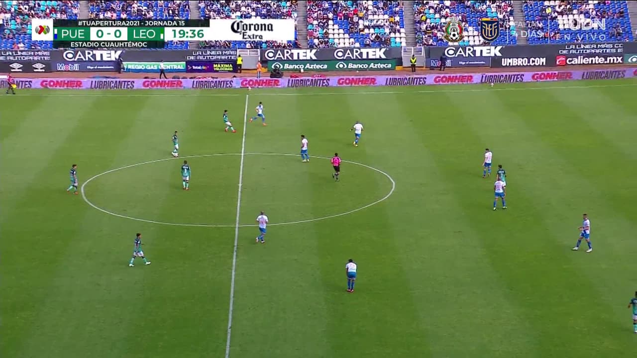 ¡TIRO ATAJADO! disparo por Maximiliano Araujo.