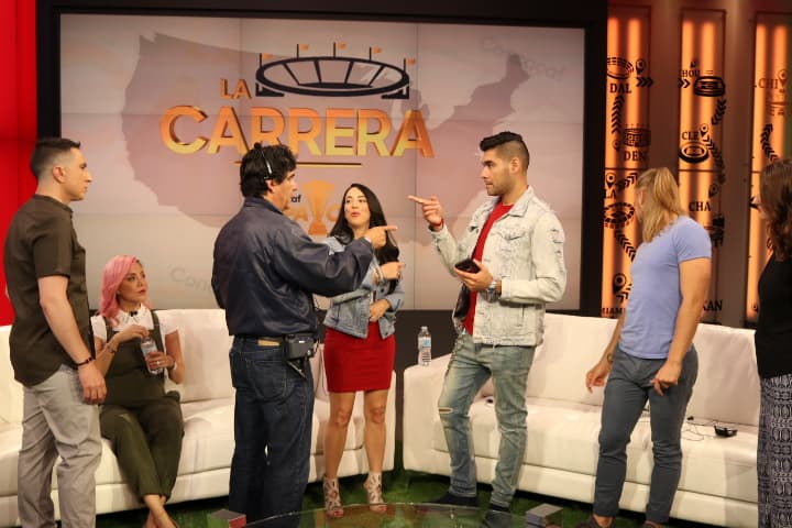 Este lunes dio inicio en Univision la Carrera Copa Oro que entregará a los ganadores un viaje a seguir el torneo de la Concacaf en los Estados Unidos. Sus participantes pasaron por el set.