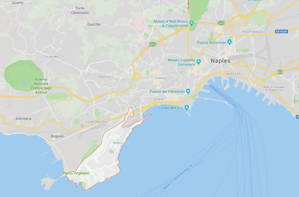 En la región existen monumentos y lugares de interés tales como el Parque Sumergido de Gaiola o el Mausoleo Schilizzi construido en honor a los muertos en las dos Guerras Mundiales.