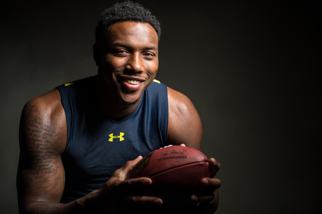 Dallas Cowboys reforzaron su defensiva con el DE Taco Charlton