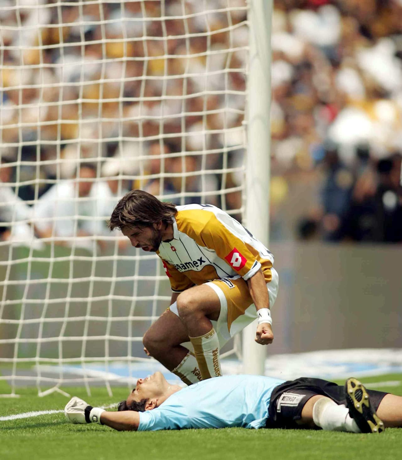 La vuelta en Ciudad Universitaria se fue a penales y ahí se impuso Pumas. Francisco Fonseca le cantó su gol a Oswaldo Sánchez, en una clara actitud antideportiva como la de Miguel Ponce.