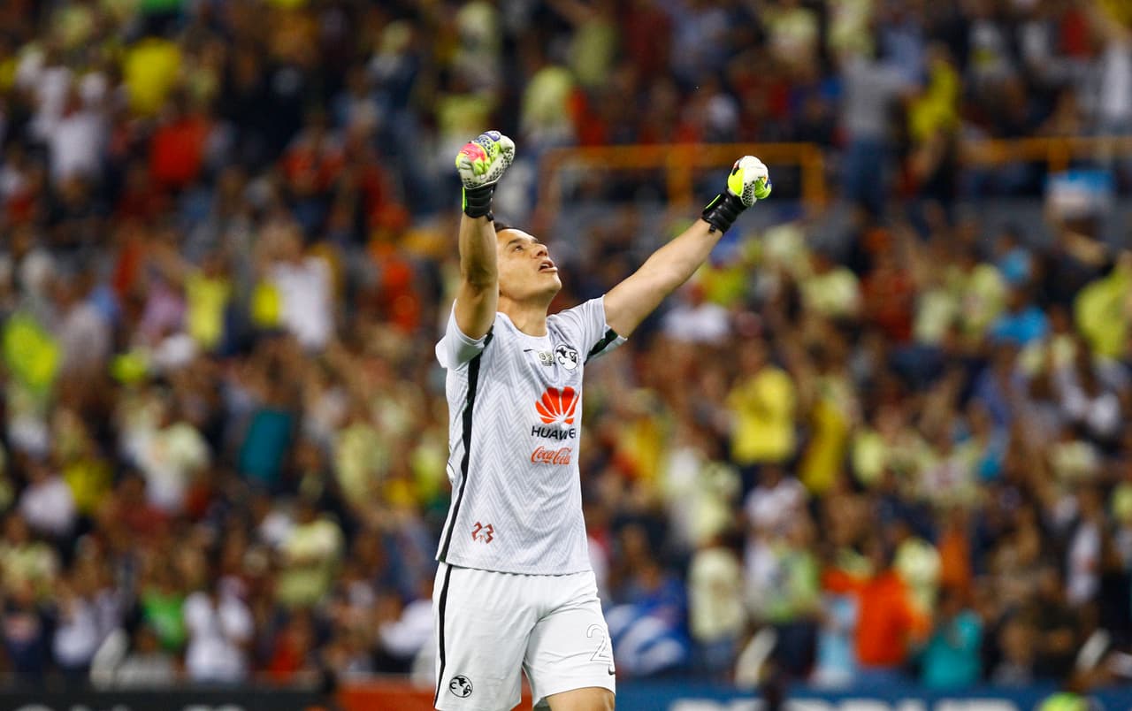 Muñoz ha sido tres veces campeón de la Liga MX, dos de ellas con América de México, con el ue también fue campeón de la Liga de Campeones de Concacaf en dos ocasiones, la última en 2016.