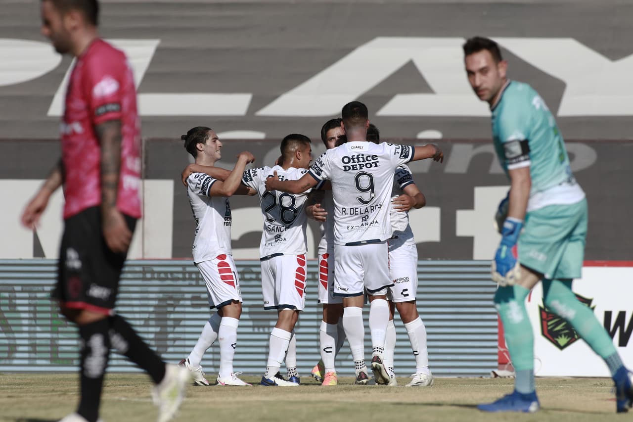 Pachuca y Bravos dividen puntos en la frontera al no romper el 1-1.