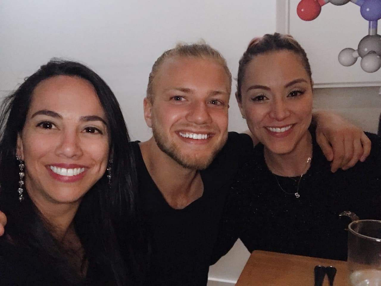 Los participantes en la Carrera de la Copa Oro se alistan para el estreno este lunes a las 11 PM por Univision.