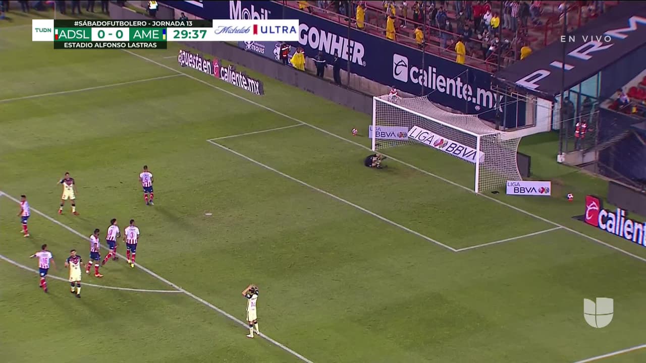 ¡TIRO ATAJADO! disparo por Henry Martín.