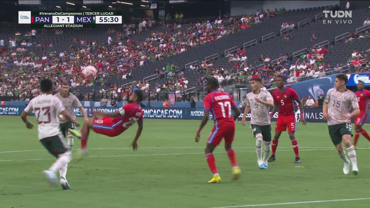 ¡Polémica! VAR anula golazo de chilena de Panamá por fuera de lugar