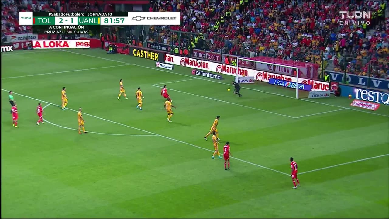 ¡TIRO ATAJADO! disparo por Juan Domínguez.