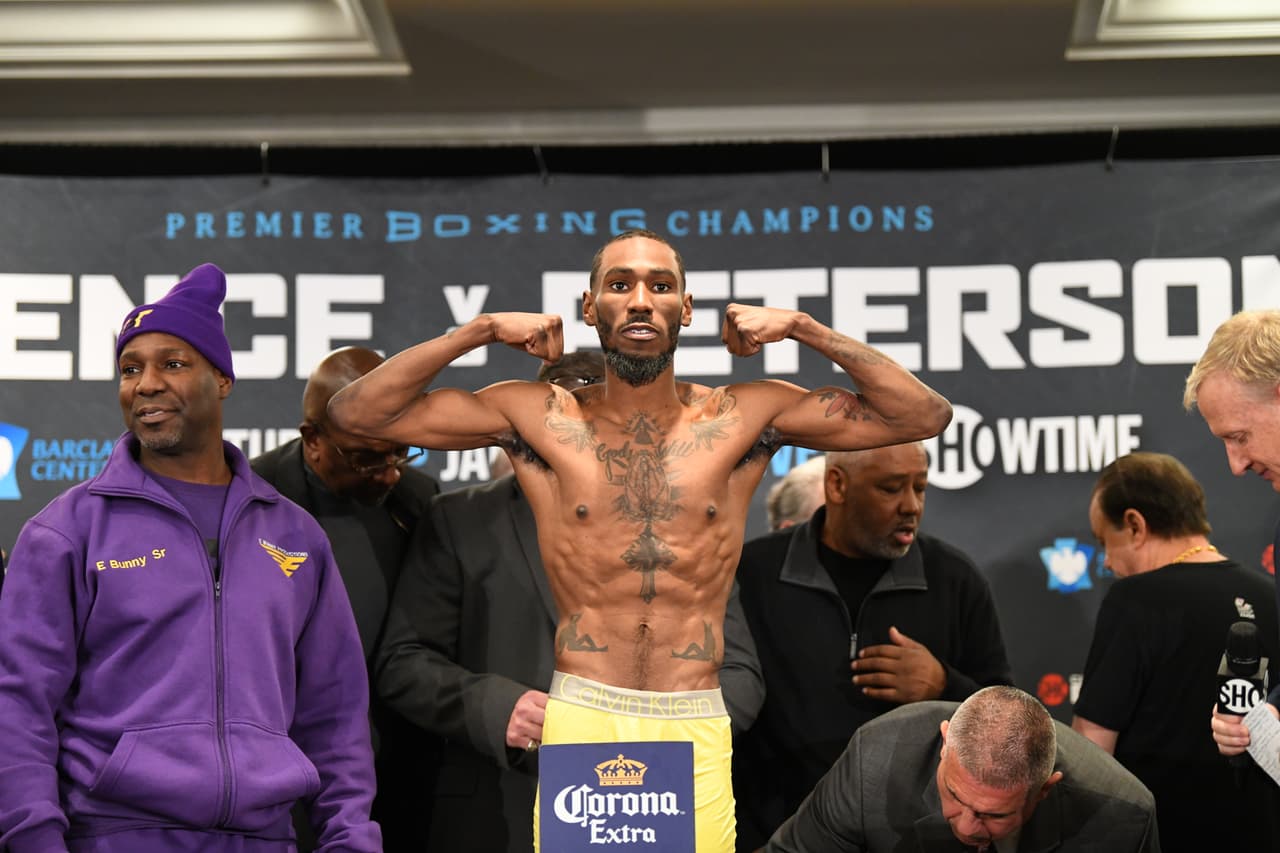 Robert Easter Jr. pesó 134.5 libras.