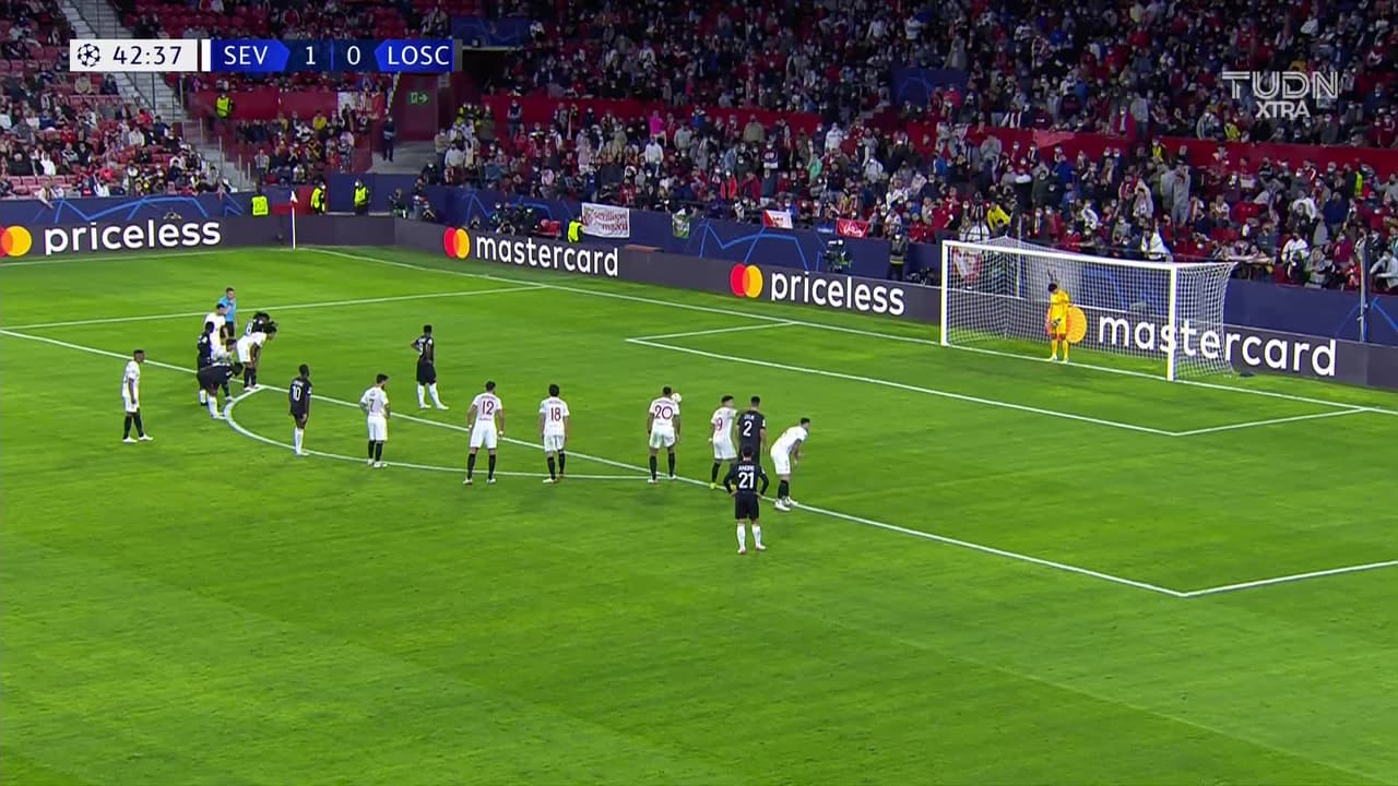 ¿Mensajito al Tri? El canadiense Jonathan David pone el 1-1 para Lille