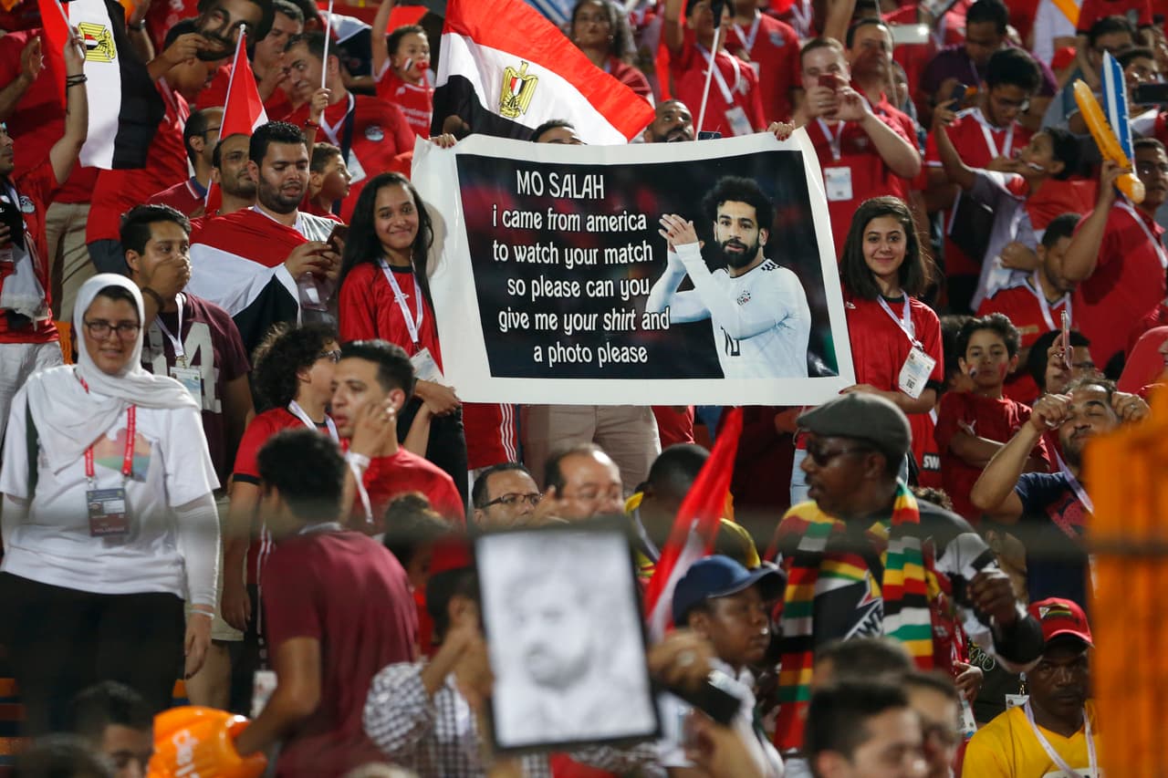 El colorido de los fanáticos y de la fiesta le da un ingrediente especial al duelo de Egipto, dirigido por el mexicano Javier Aguirre, contra Congo en la Copa Africana de Naciones.