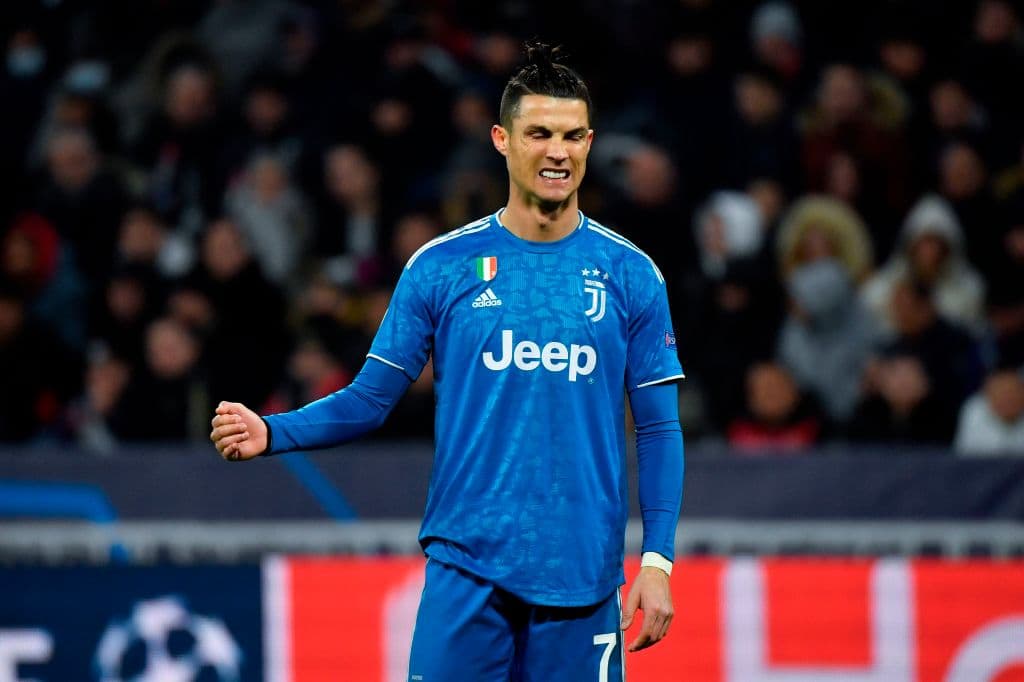 Cristiano Ronaldo jugó un partido muy intenso donde sufrió la marca del Lyon; no pudo marcar. CR7 se va en blanco y con la misión de remontar un gol en casa.