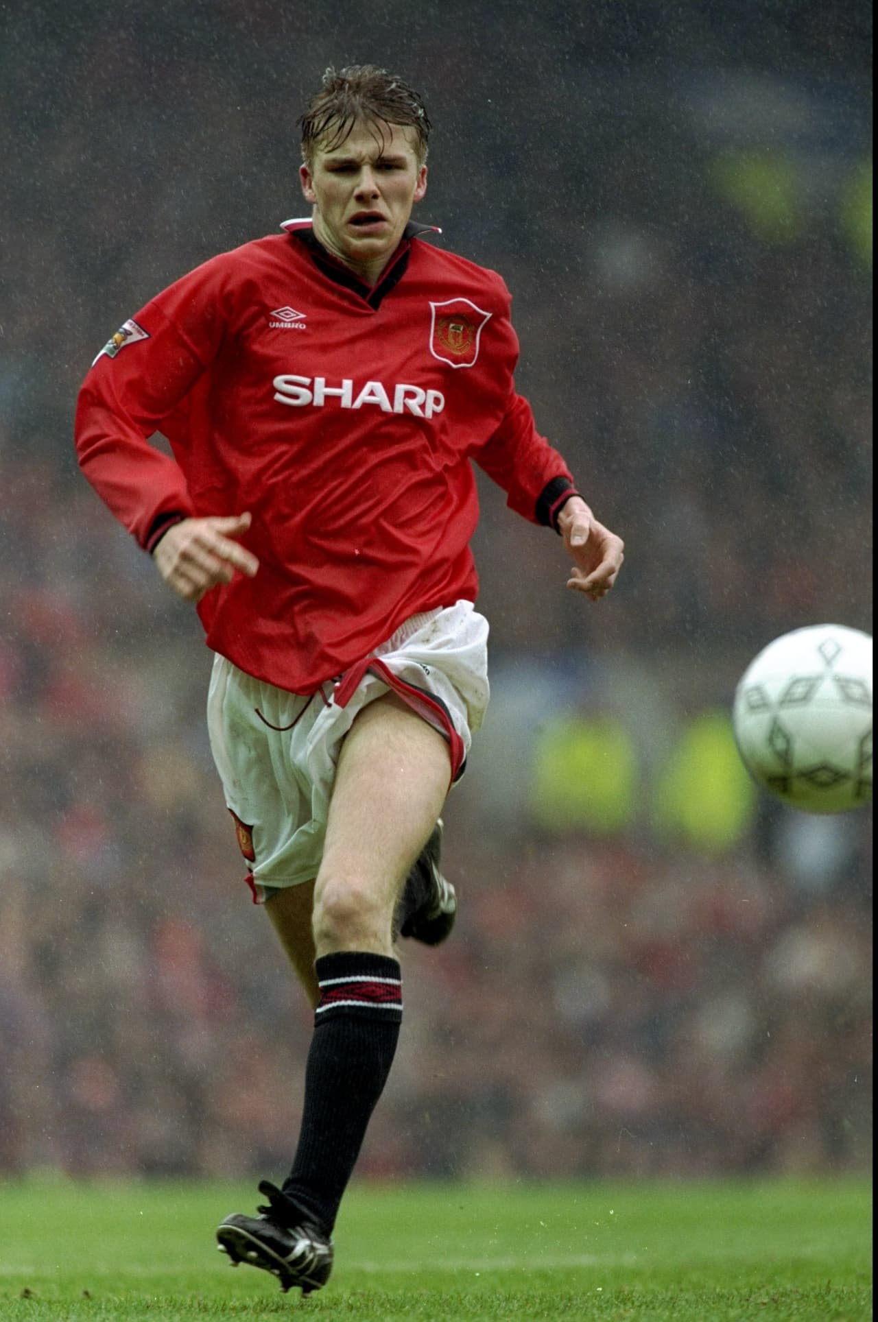 David Beckham tuvo sus primeros momentos como líder de Inglaterra en las ediciones de 1995 y 1996, aunque su selección no tuvo mayor repercusión.