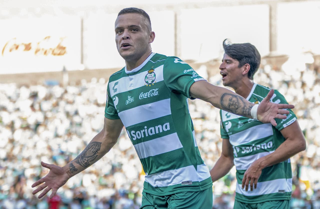 <b>Lo mejor:</b> El campeón actual Santos dio la voltereta ante Lobos BUAP para levantar la mano e intentar defender su corona.