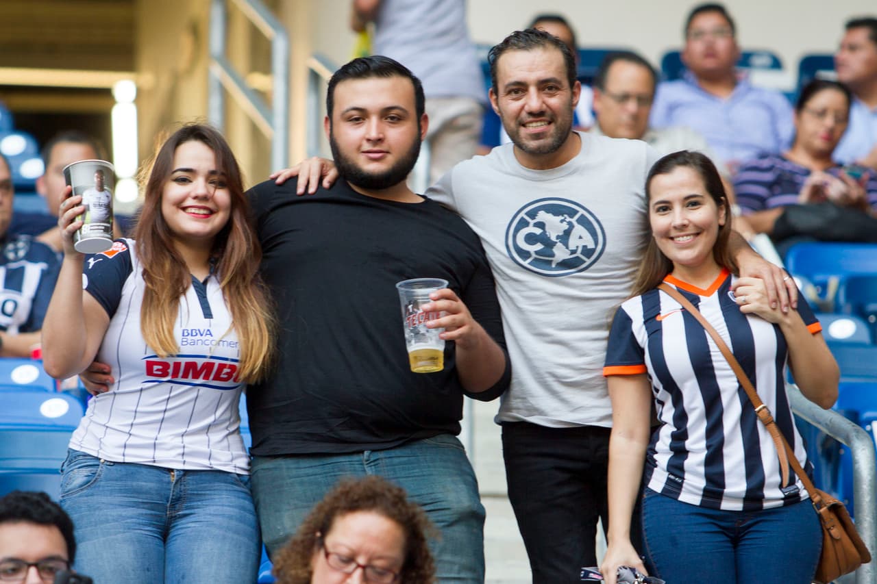 Así se vivió el colorido de la afición en las Semifinales del Clausura 2016, con los seguidores a lo largo de los estadios de la Liga MX.