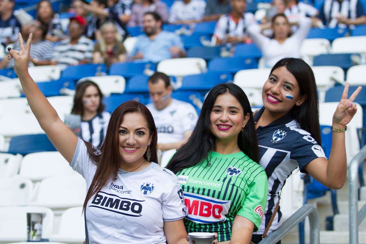 Así se vivió el colorido de la afición en las Semifinales del Clausura 2016, con los seguidores a lo largo de los estadios de la Liga MX.