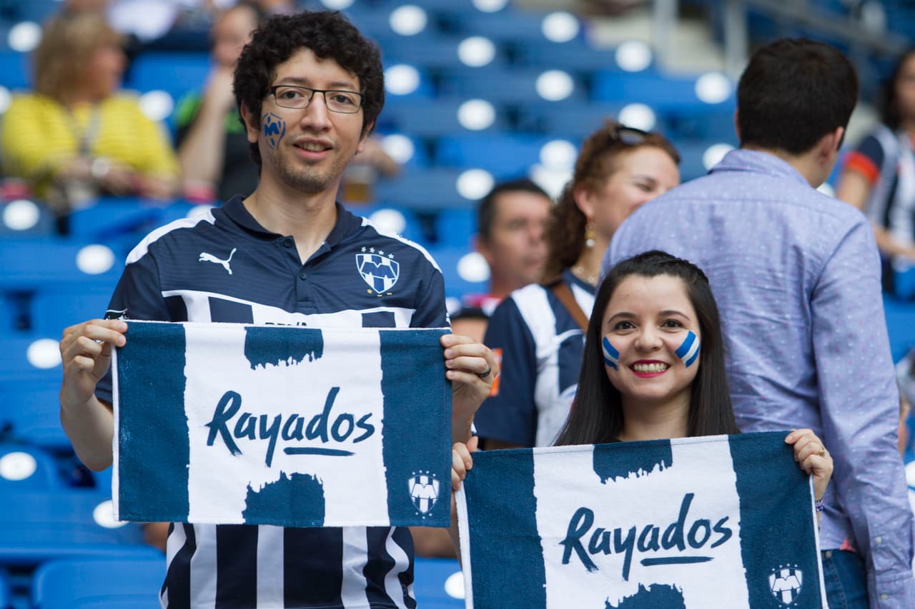 Así se vivió el colorido de la afición en las Semifinales del Clausura 2016, con los seguidores a lo largo de los estadios de la Liga MX.