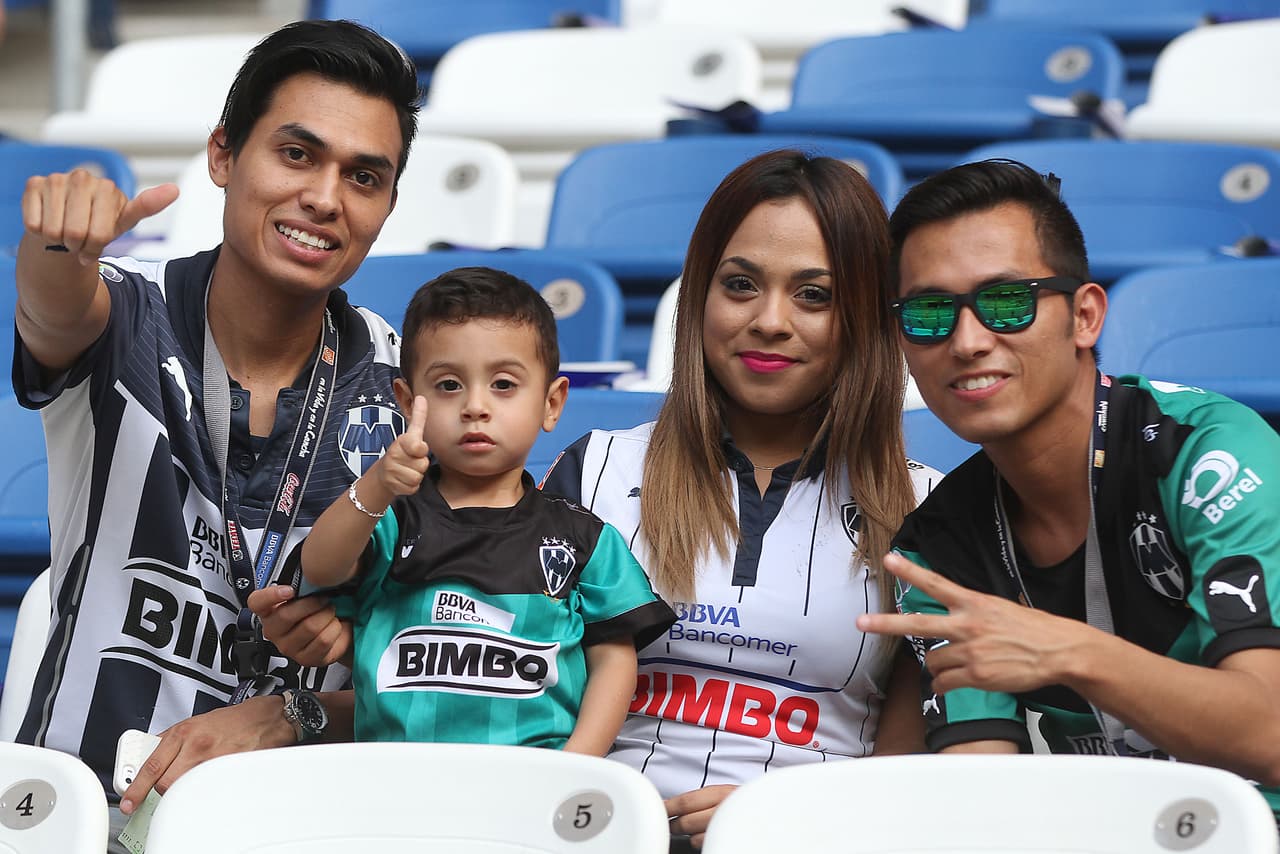 Así se vivió el colorido de la afición en las Semifinales del Clausura 2016, con los seguidores a lo largo de los estadios de la Liga MX.