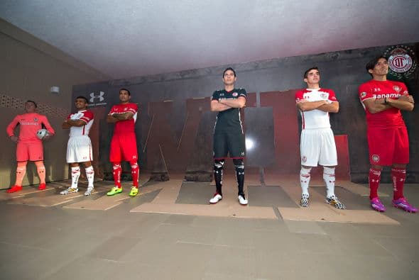 Toluca presentó su nueva línea de uniformes para el Apertura 2014 donde espera ser protagonista y levantar un nuevo título.