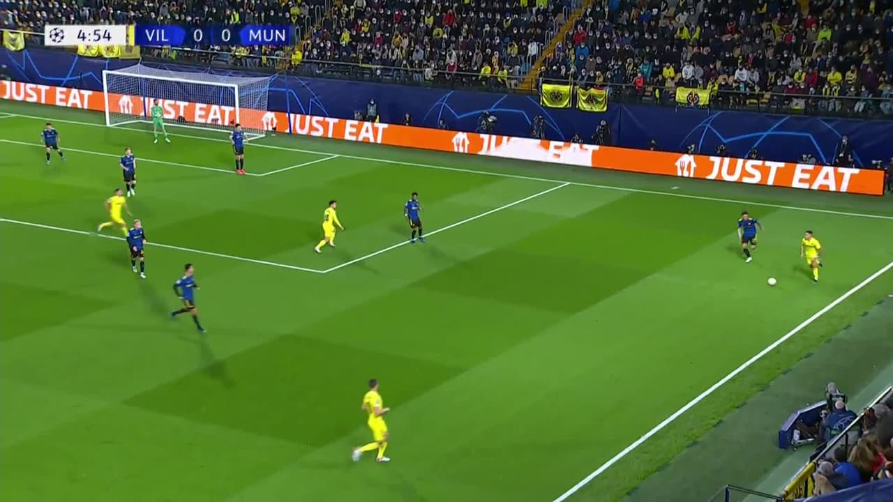 ¡TIRO ATAJADO! disparo por Moi Gómez.