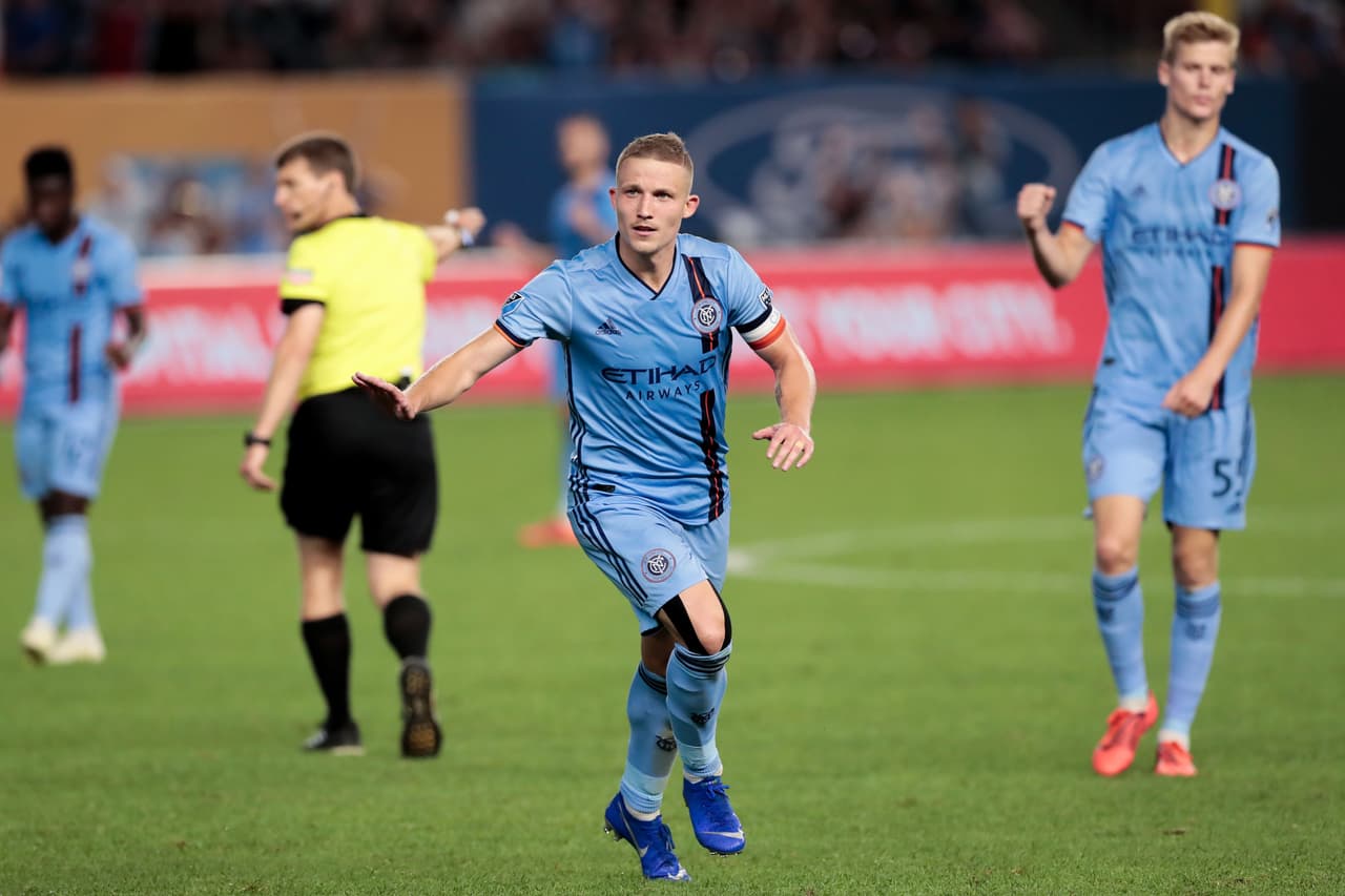 El mediocampista que porta el gafete de capitán de NYCFC, Alexsander Ring, participó directamente en los tres goles del triunfo de los neoyorquinos sobre Sporting KC, con un gol de su autoría y dos asistencias.