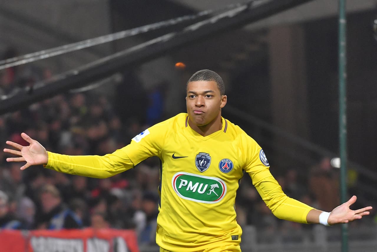 El cierre del marcador lo consiguió Mbappé, que después de habilitar en dos goles anteriores, recibió de Neymar y en el área definió de primera.