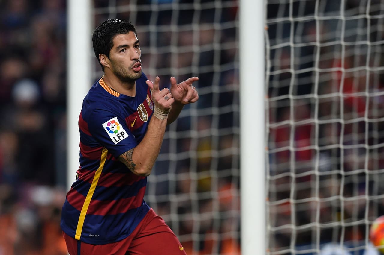 En segundo lugar aparece el delantero uruguayo Luis Suárez quien acumula 66 goles, equivalente al 22 por ciento de los 303 goles totales con Luis Enrique.