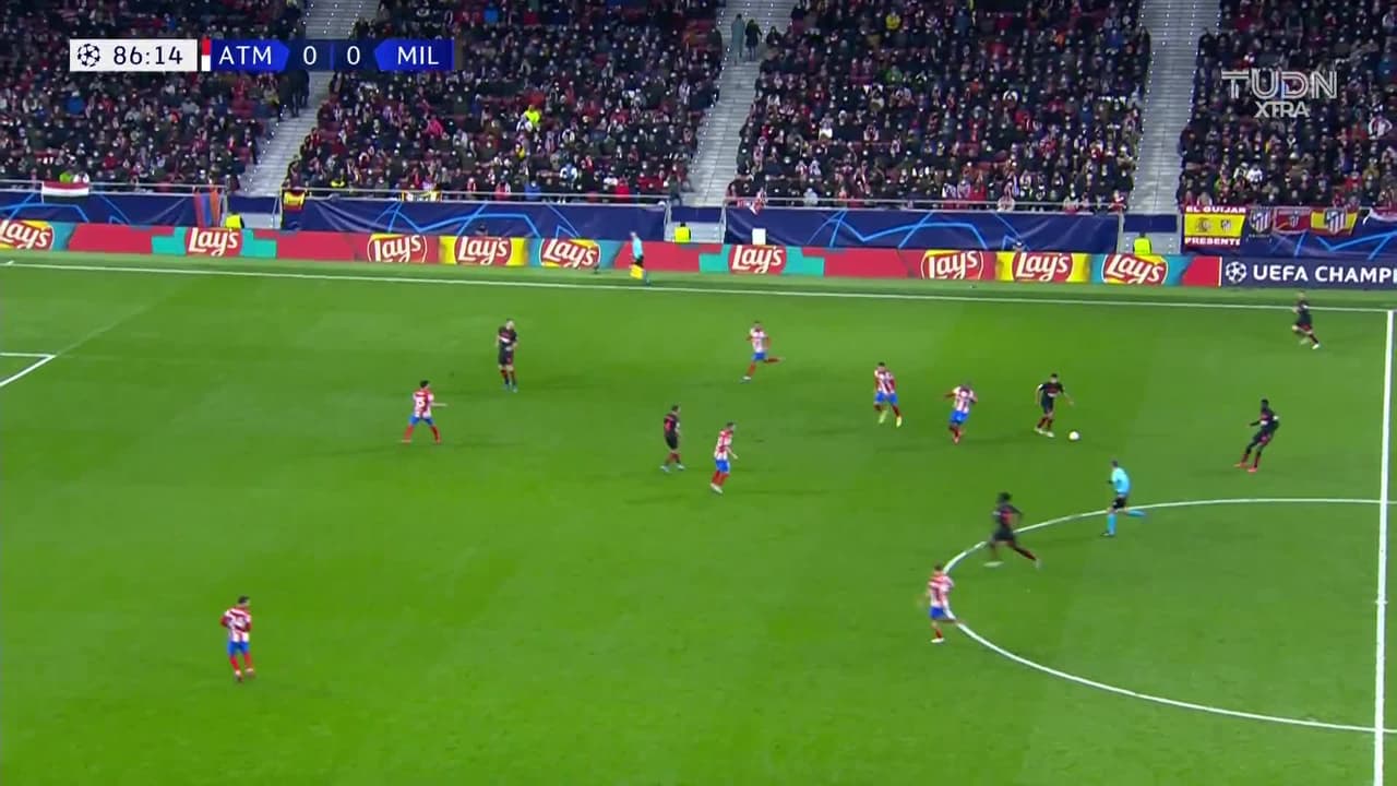 ¡Gol del Milan! Messias metió frentazo seco para el 0-1 sobre el Atleti