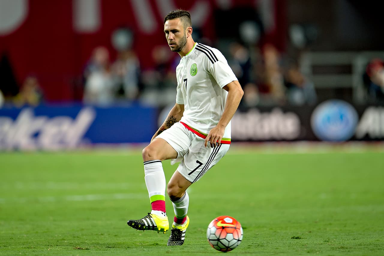 Es fanático de la música y sobre todo del reguetón, sus artistas favoritos son Camila, Wisin y Yandel y Daddy Yankee.