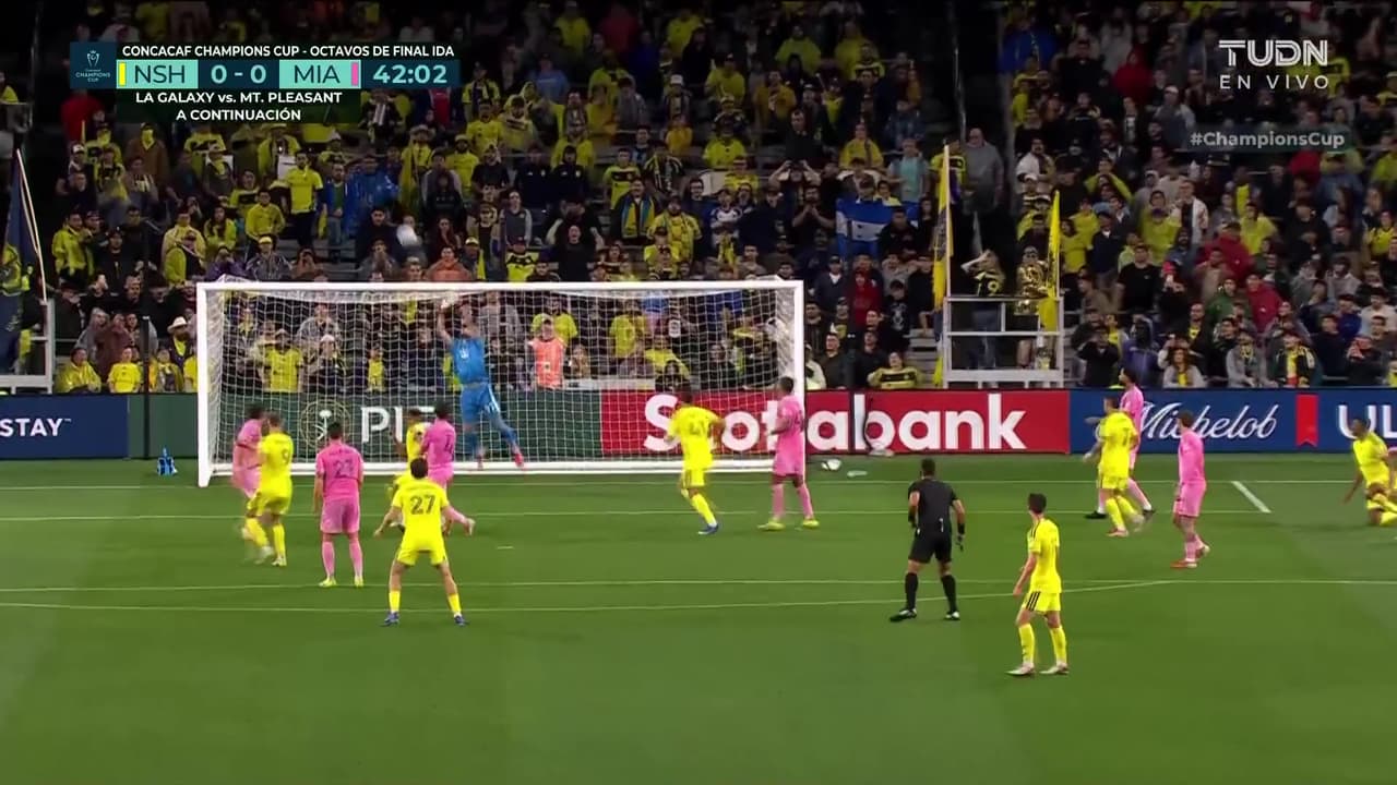 ¡Nos ponemos de pie ante tremenda atajada de Dayne St. Clair!