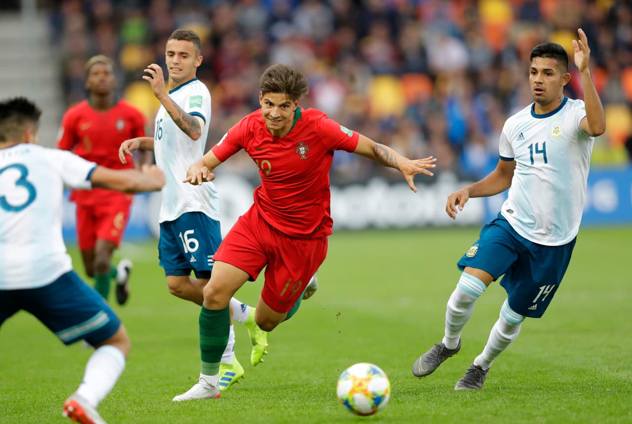 A los 33 minutos Adolfo Gaich marcó el 1-0, mientras que Patricio Pérez, a los 84 minutos, marcó el 2-0 para la Albiceleste.