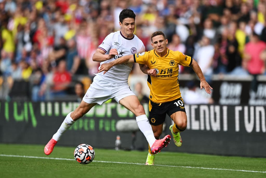 El Brentdford continúa dándole alegrías a su afición y consiguen su segunda victoria luego de vencer 0-2 al Wolverhampton.