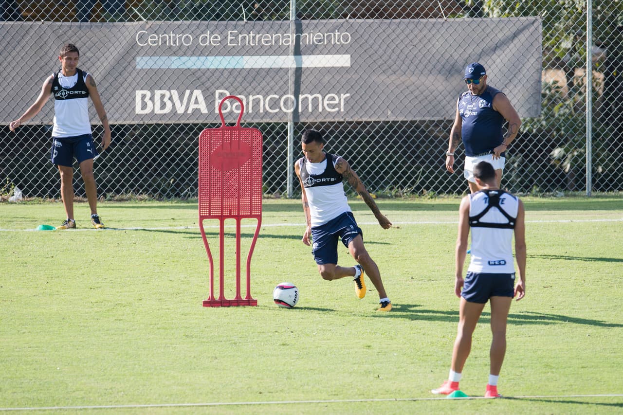 4- El técnico argentino es conocido por ser un trabajador y estratega, algo en lo que no ha fallado con Monterrey esta temporada.