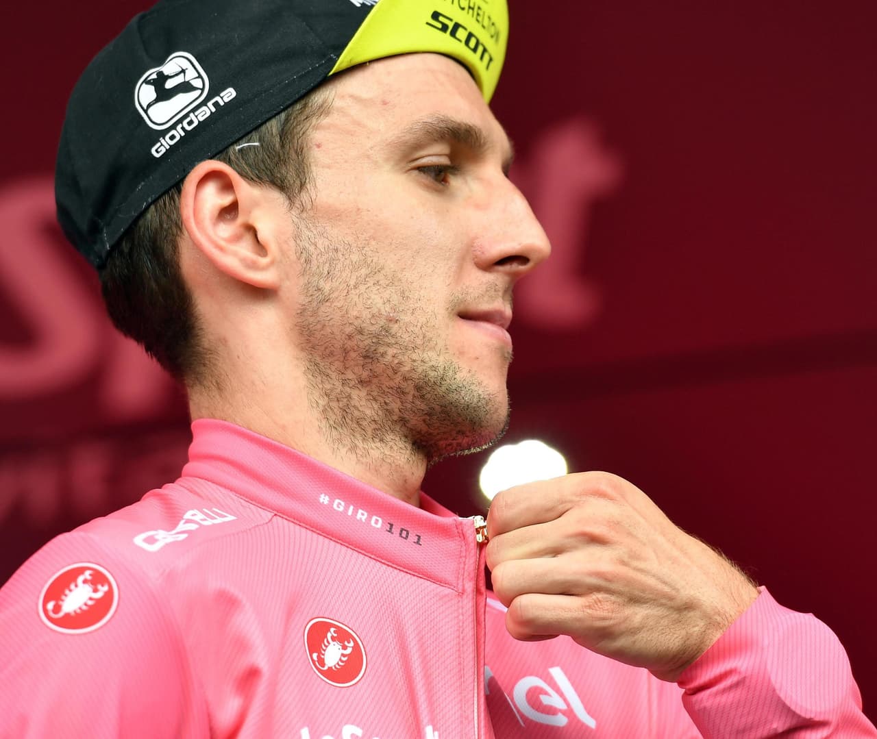 El irlandés Sam Bennett ganó la séptima etapa del Giro de Italia entre Pizzo y Praia a Mare, de 159 kilómetros, mientras que el británico Simon Yates (foto) mantuvo la 'maglia' rosa del liderato.