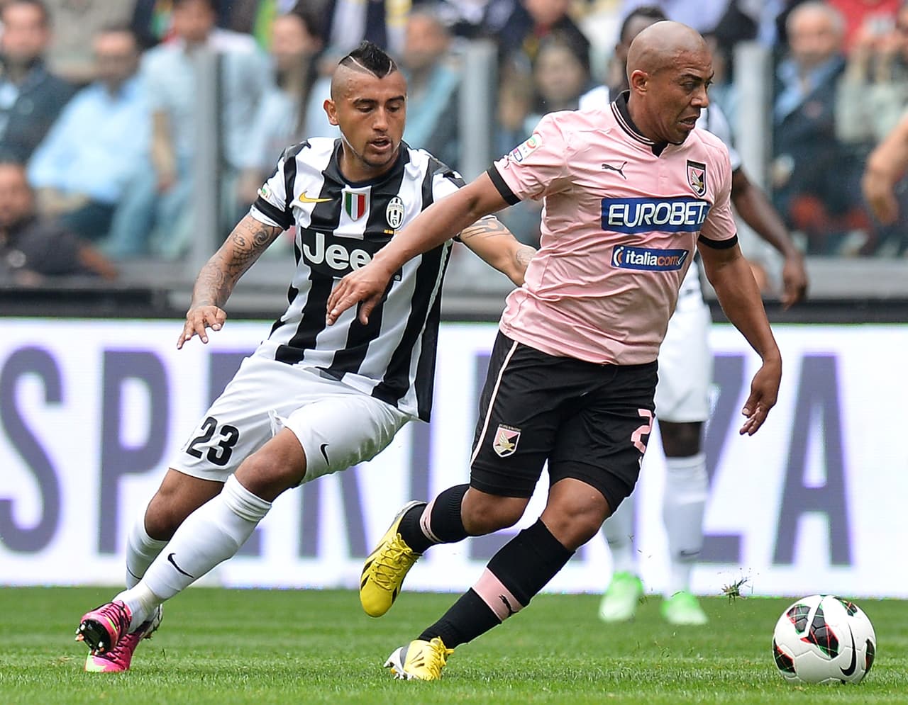 Egidio pudo codearse con otros excelentes mediocampistas como Arturo Vidal.