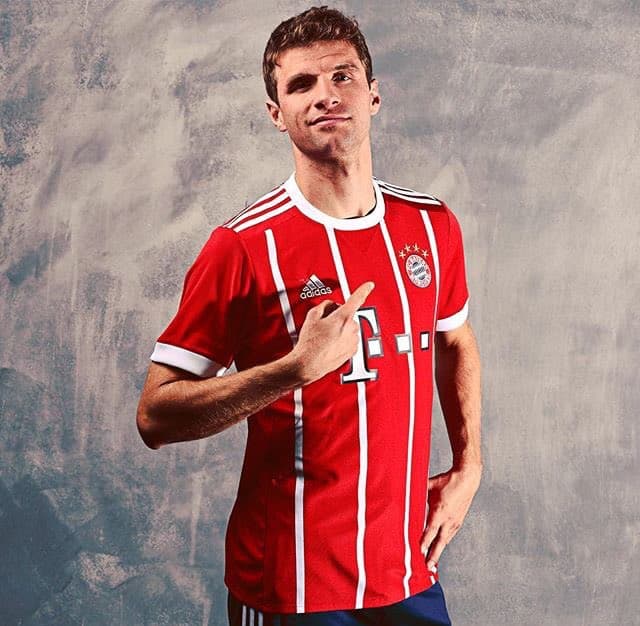 La playera titular había sido presentada como nos tiene acostumbrados en su último juego de cada campaña de Bundesliga.