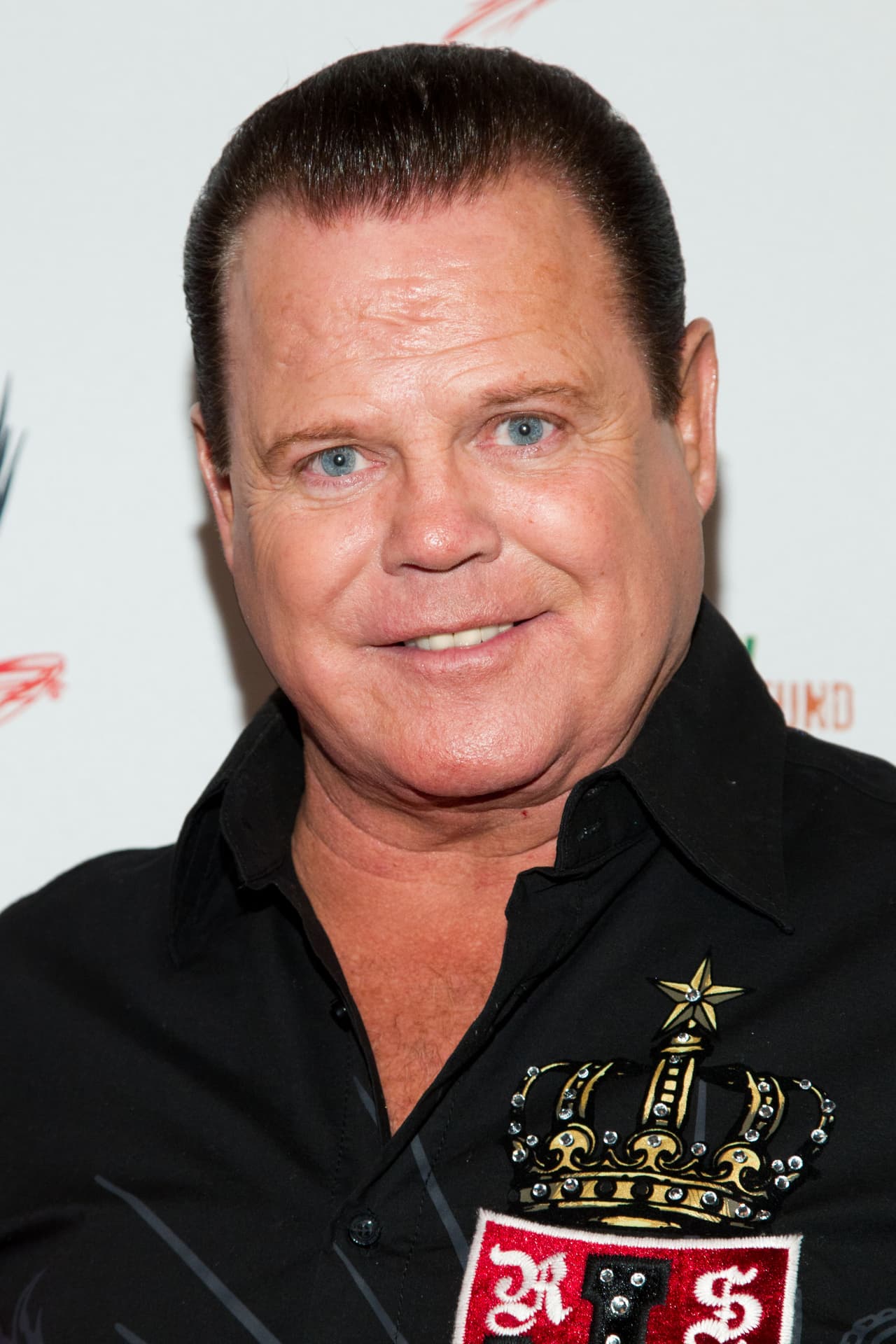 Quien fuese campeón de 132 títulos de lucha libre, 'The King' es noticia por una curiosa historia que le ha dado la vuelta al mundo.