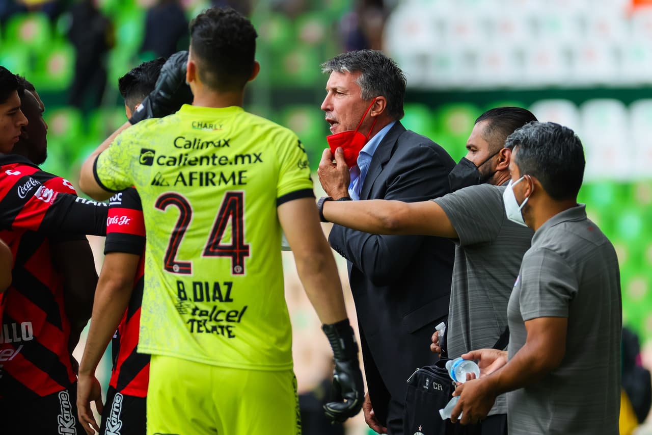 Robert Siboldi: "El grupo está dolido, no esperábamos este inicio"