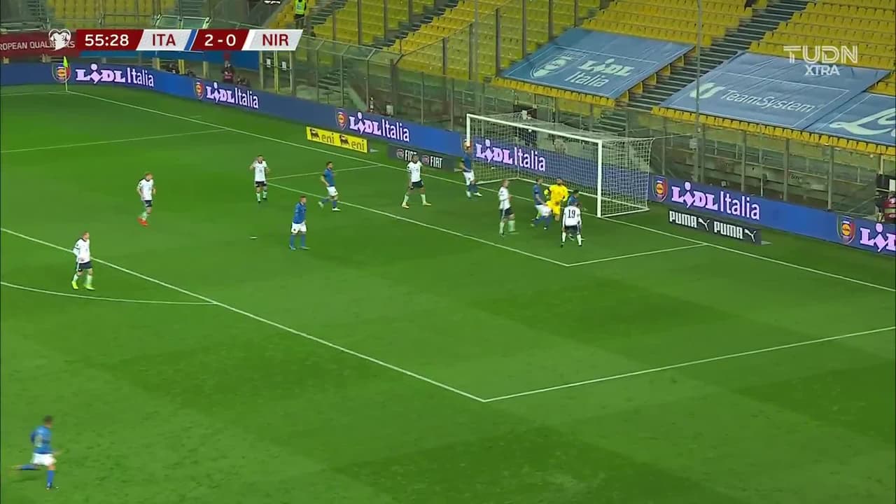 ¡TIRO ATAJADO! disparo por Michael Smith.