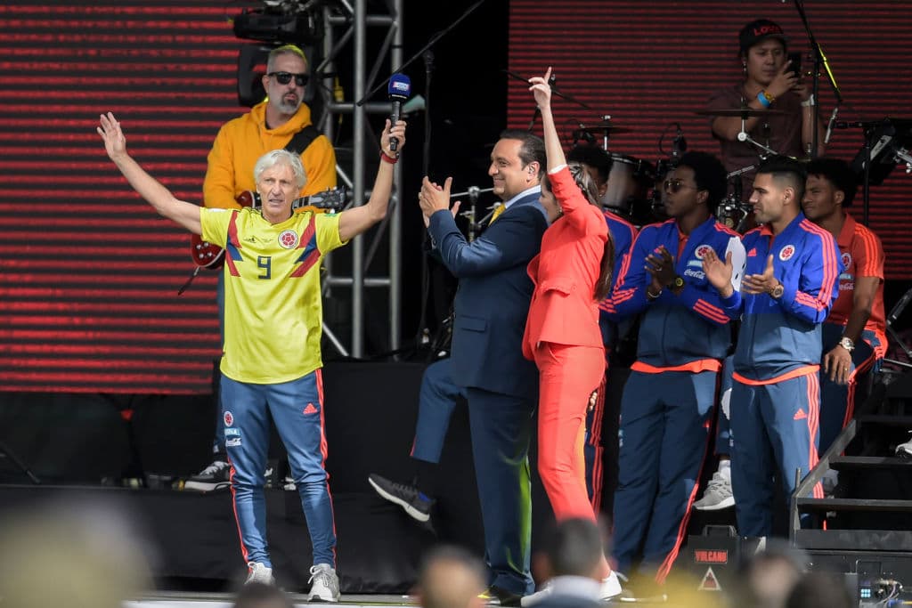 El clamor de los asistentes al estadio fue que Pekerman continuara al mando de la Selección.