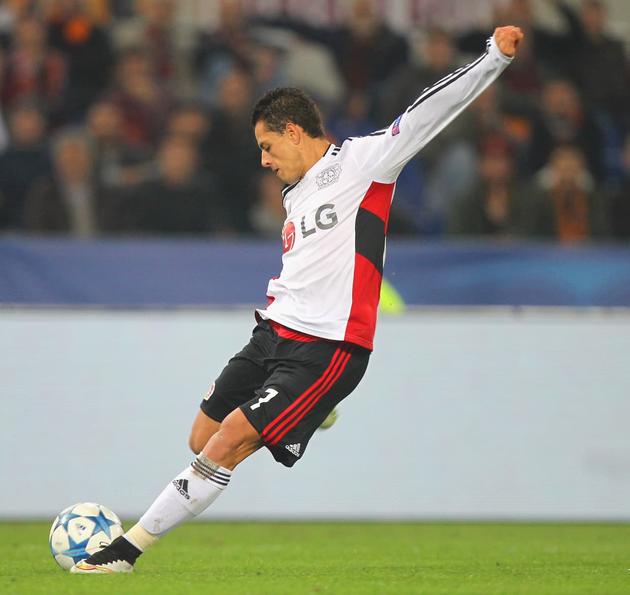 Para Javier Hernández el 2015 fue agridulce, en una primera etapa con el Real Madrid tuvo momentos importantes, fue el autor del gol con el que los blancos eliminaron al Atlético de Madrid de la Champions.