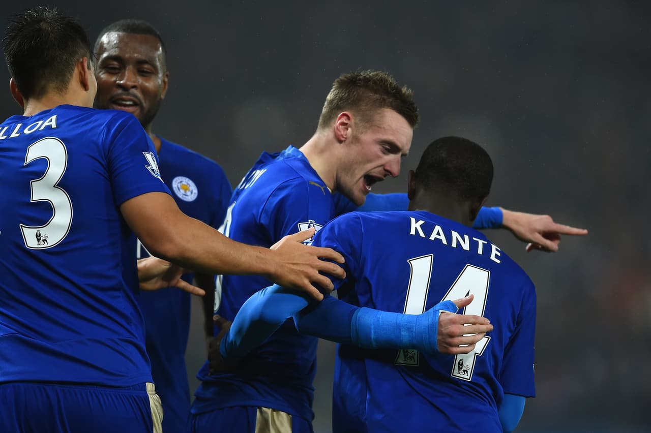 En la Premier League, el Leicester tenía algunas expectativas sobre una buena posición en la tabla, pero nadie pensaría que se mantendría entre lo más selecto, propinándole tropiezos al Manchester United, Chelsea, Newcastle, entre otros.