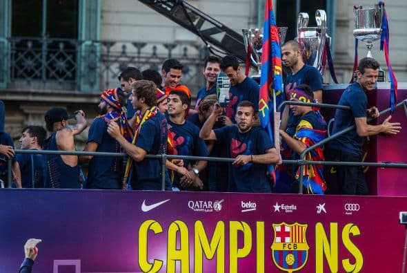 Los jugadores Blaugranas recorrieron las calles de Barcelona y después llegaron al Camp Nou para celebrar su quinta Champions League